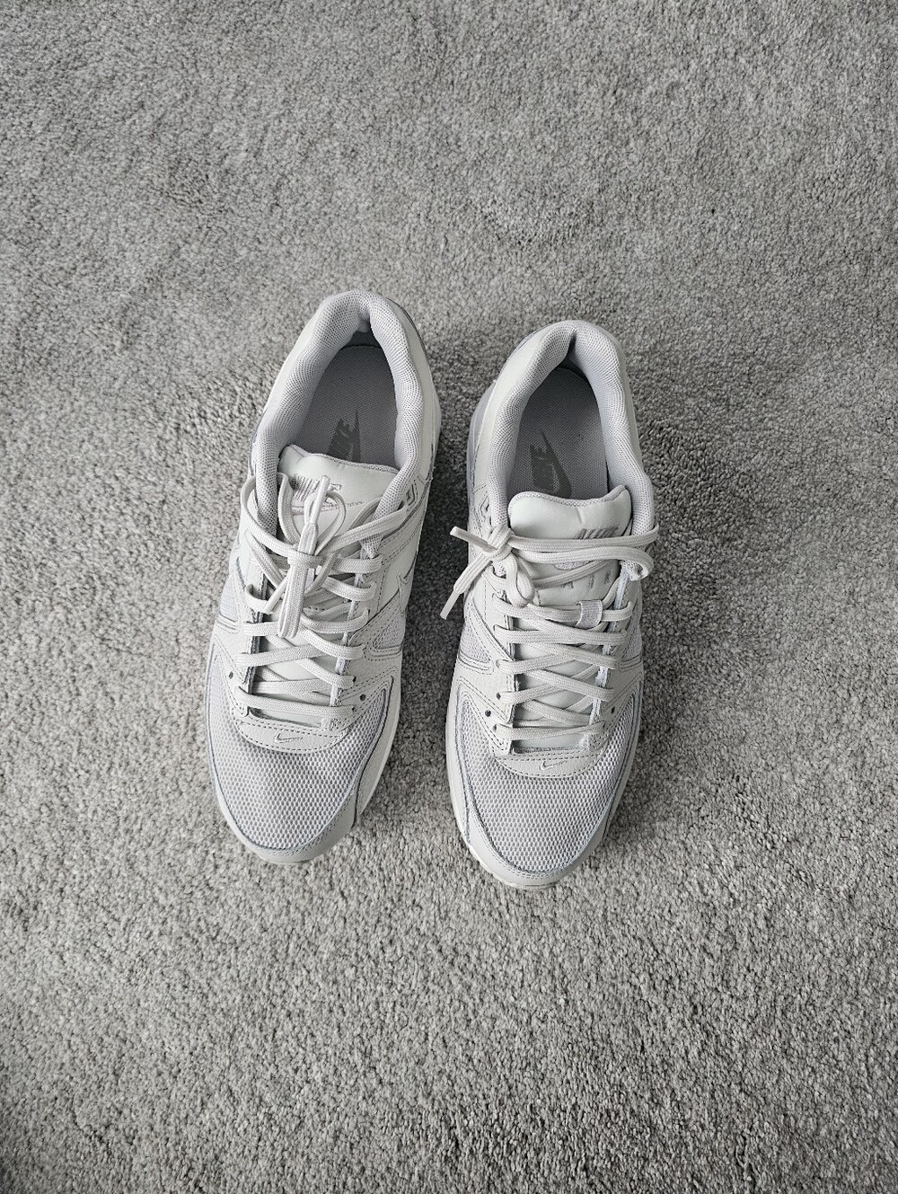 WOMEN'S NIKE AIR MAX Size 8.5